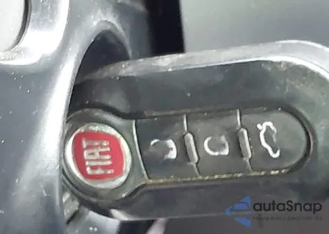 2017 Fiat 500E Battery Electric z USA, uszkodzony, nr VIN 3C3CFFGE3HT600532